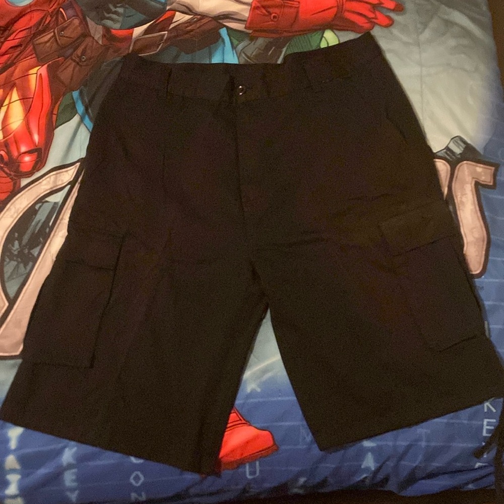 Black Streetwear shorts
Size 42
60% cotton
40% polyester